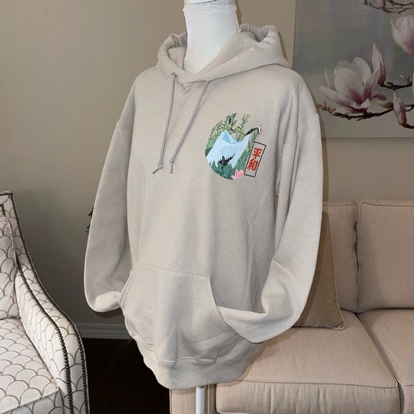 Artist Union Unisex Hoodie With Japanese Cranes NWOT - Picture 6 of 16